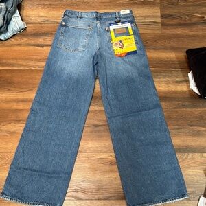 Wrangler Relaxed Medium Wash Jeans